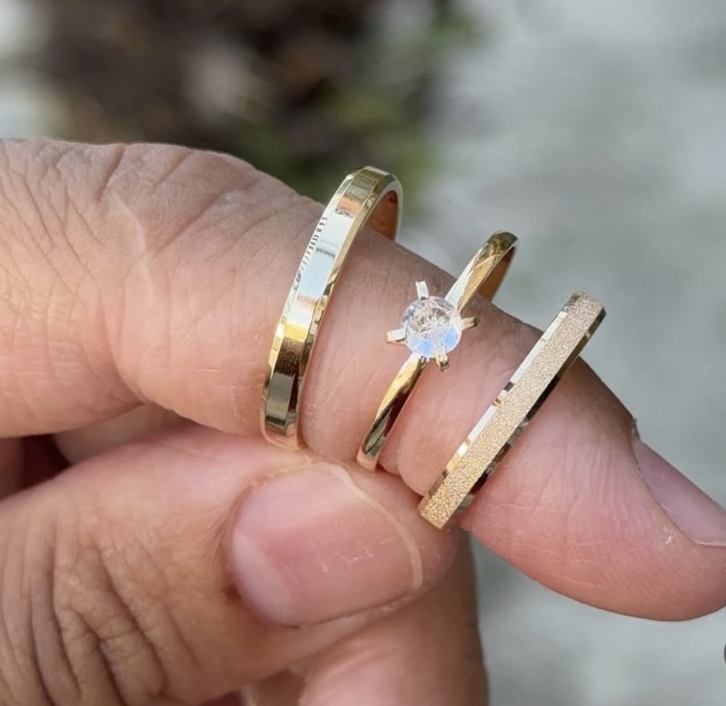 Par de aliança diamantada - 2mm