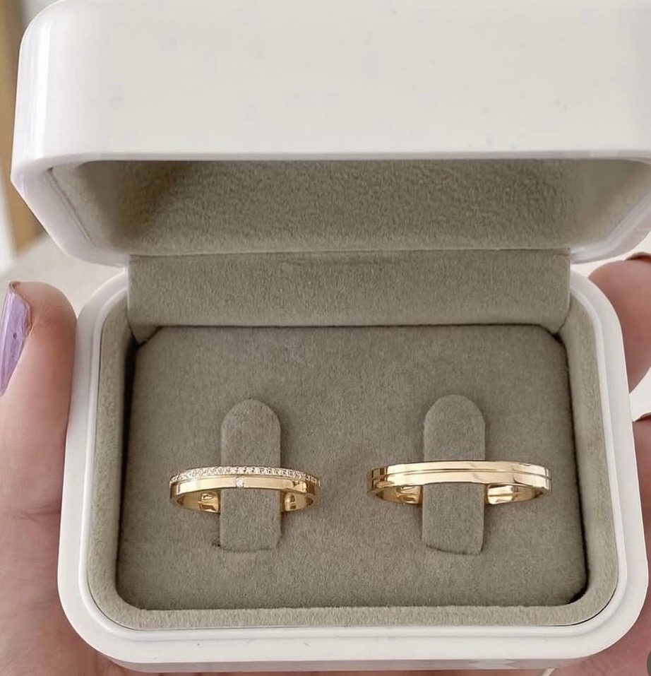 Par de aliança cravejado 12 pedras de zircônia - 4mm